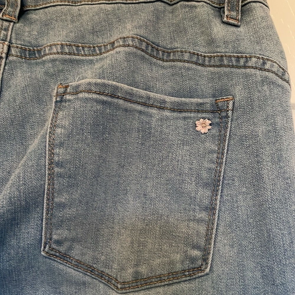 Women’s Sz 12 Charlie faded embroidered jeans. Pink flowers on front denim taper - Picture 6 of 8